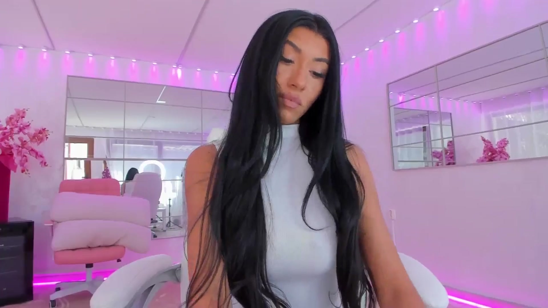 Gallery image thumbnail from Miss_diamond_'s myfreecams stream on, 04/27/2026, 08:30 image 13 of 20