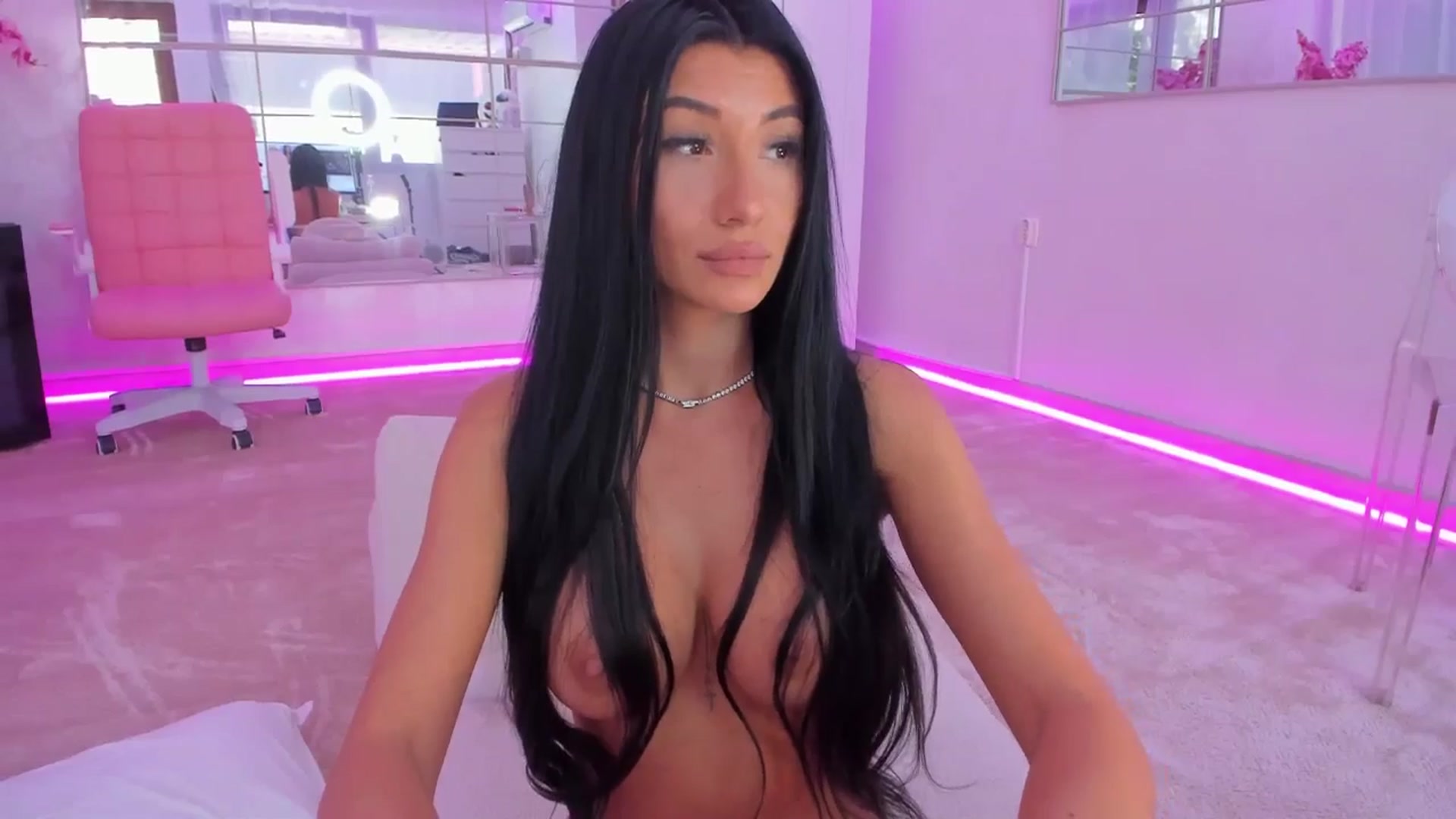 Gallery image thumbnail from Miss_diamond_'s myfreecams stream on, 04/27/2026, 13:39 image 16 of 20
