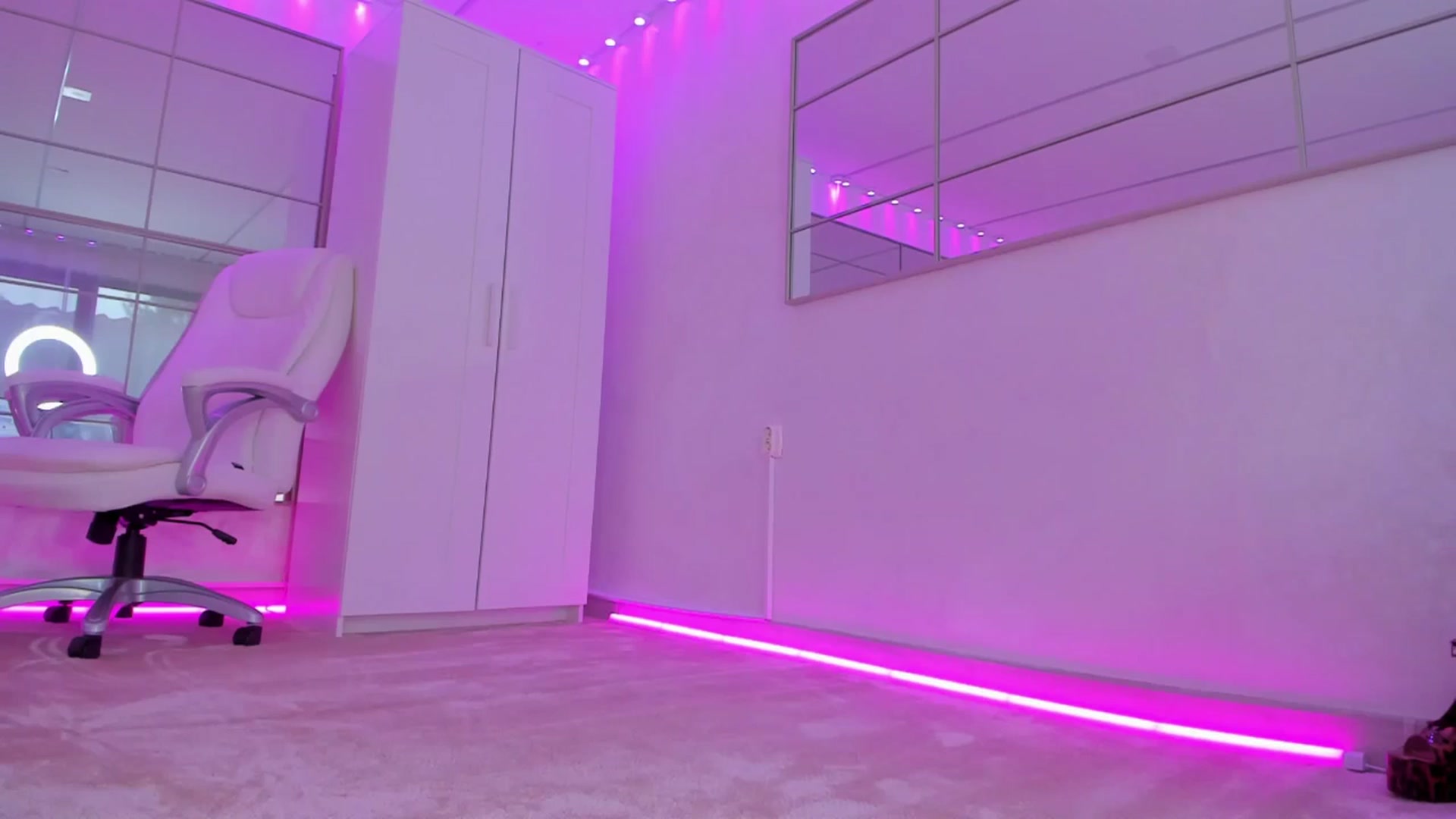 Gallery image thumbnail from Miss_diamond_'s myfreecams stream on, 04/30/2026, 11:23 image 12 of 20