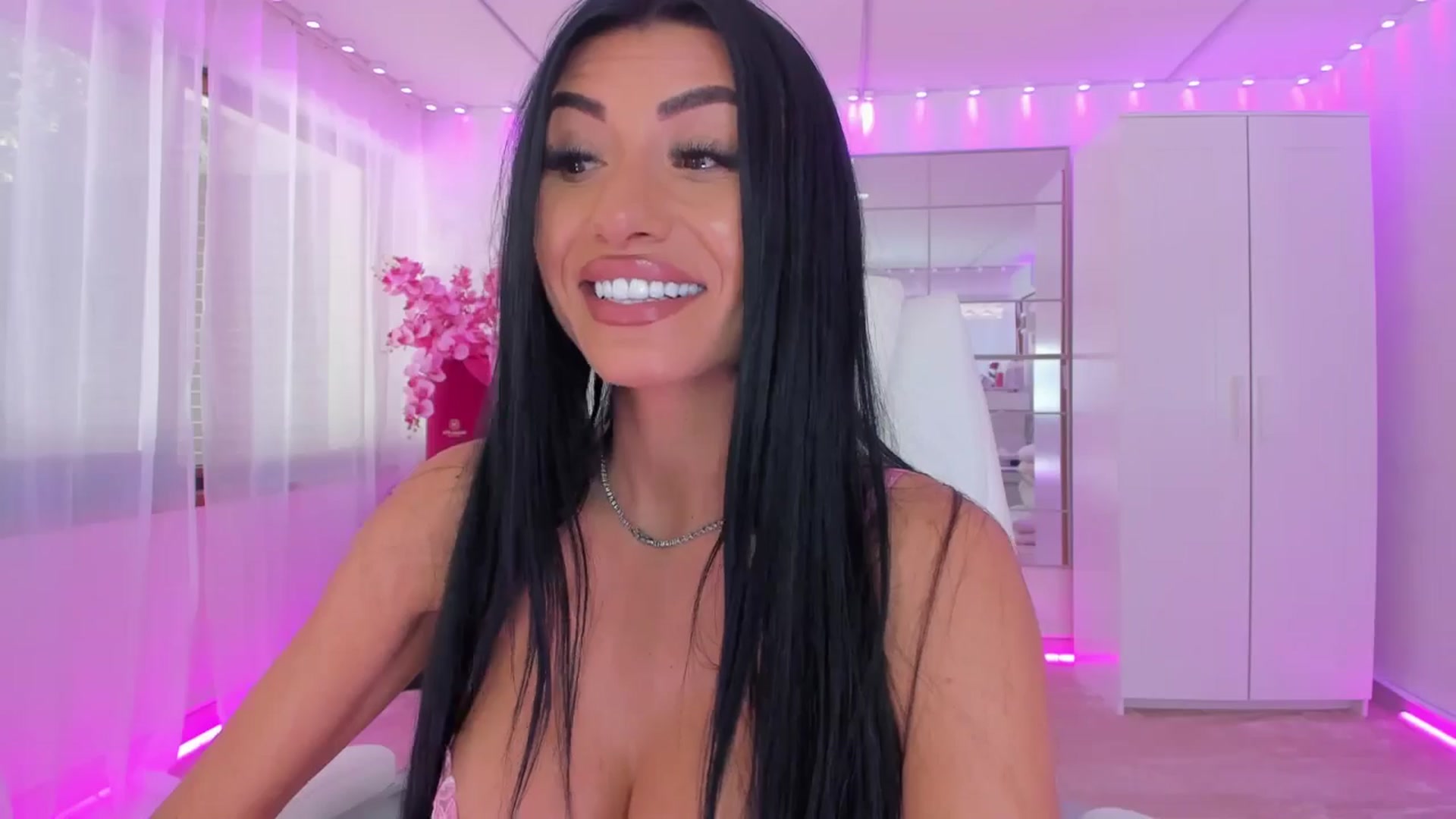 Gallery image thumbnail from Miss_diamond_'s myfreecams stream on, 05/05/2026, 12:37 image 4 of 20