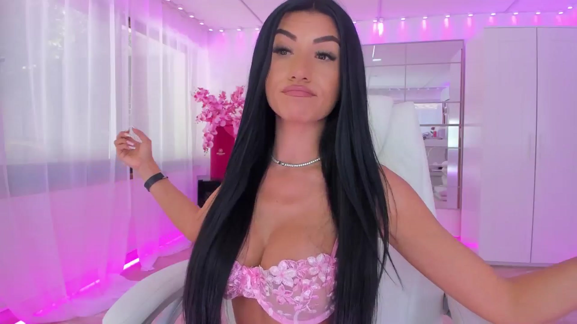 Gallery image thumbnail from Miss_diamond_'s myfreecams stream on, 05/05/2026, 12:37 image 3 of 20