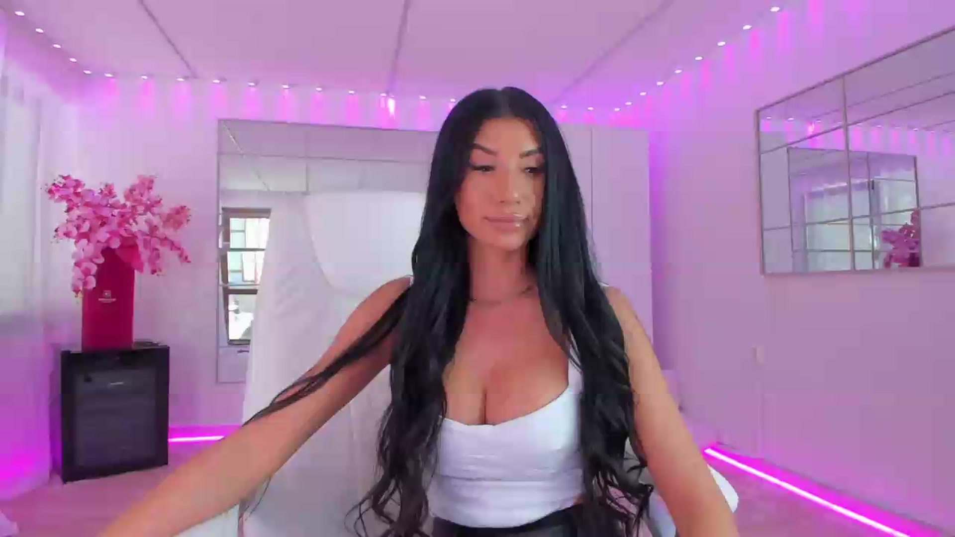 Gallery image thumbnail from Miss_diamond_'s myfreecams stream on, 05/15/2026, 12:07 image 8 of 20