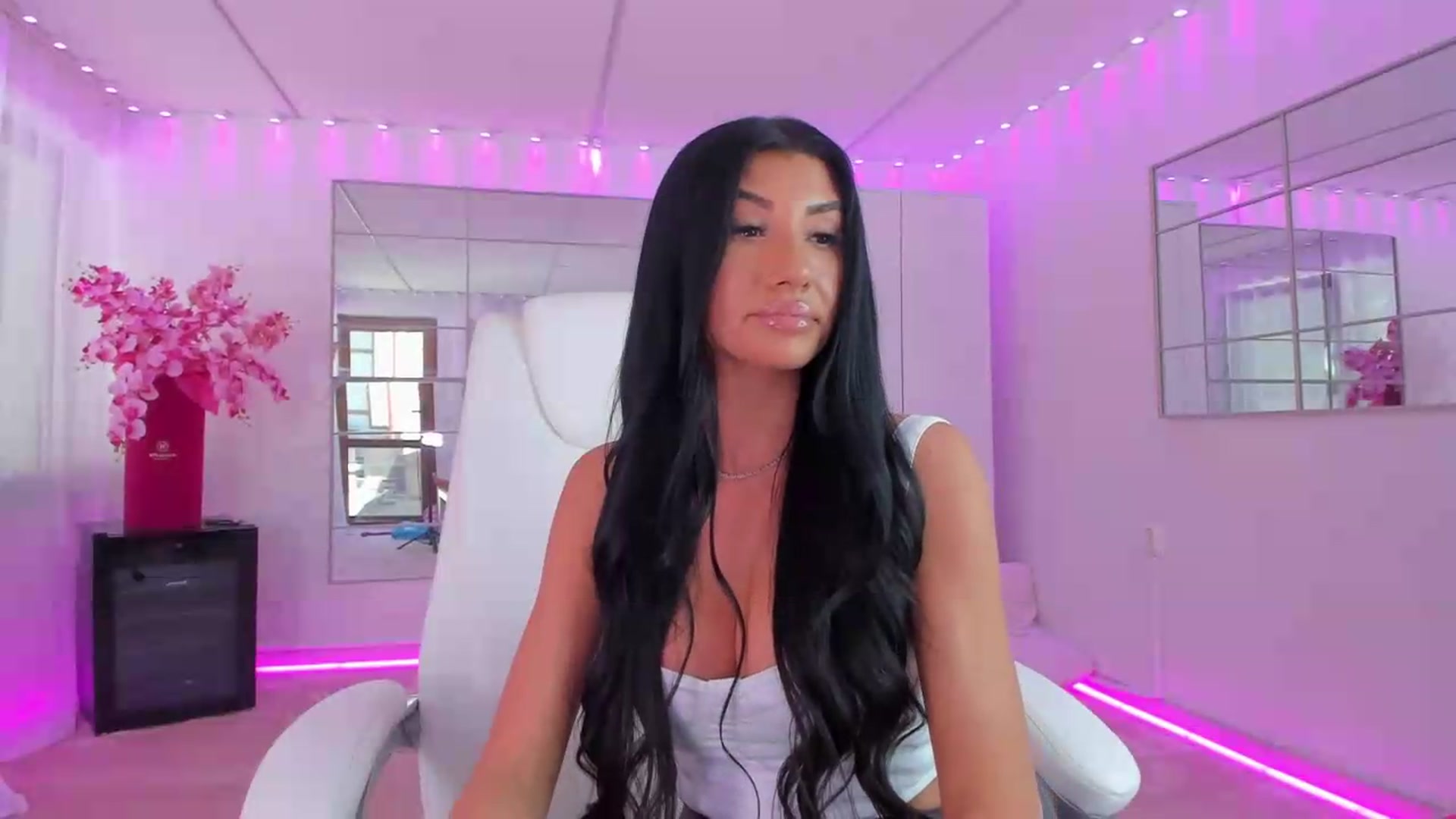Gallery image thumbnail from Miss_diamond_'s myfreecams stream on, 05/15/2026, 12:07 image 5 of 20