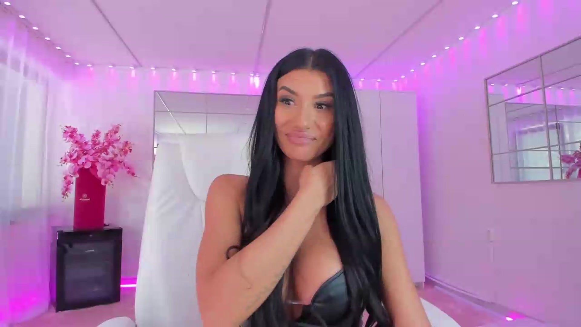 Gallery image thumbnail from Miss_diamond_'s myfreecams stream on, 05/16/2026, 13:52 image 10 of 20