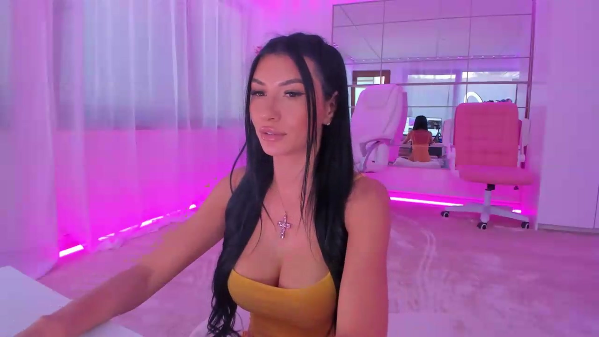 Gallery image thumbnail from Miss_diamond_'s myfreecams stream on, 05/19/2026, 12:14 image 8 of 20