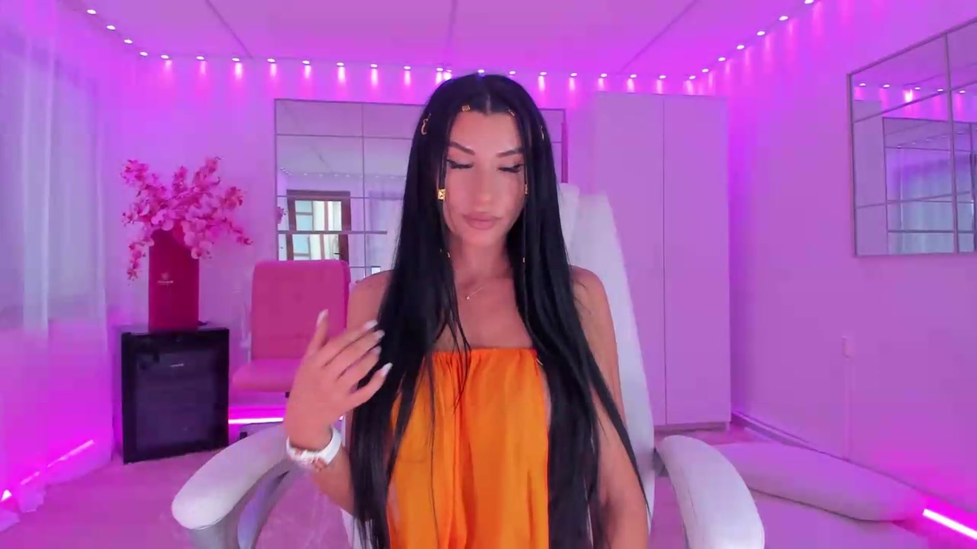 Gallery image thumbnail from Miss_diamond_'s myfreecams stream on, 05/21/2026, 13:45 image 20 of 20