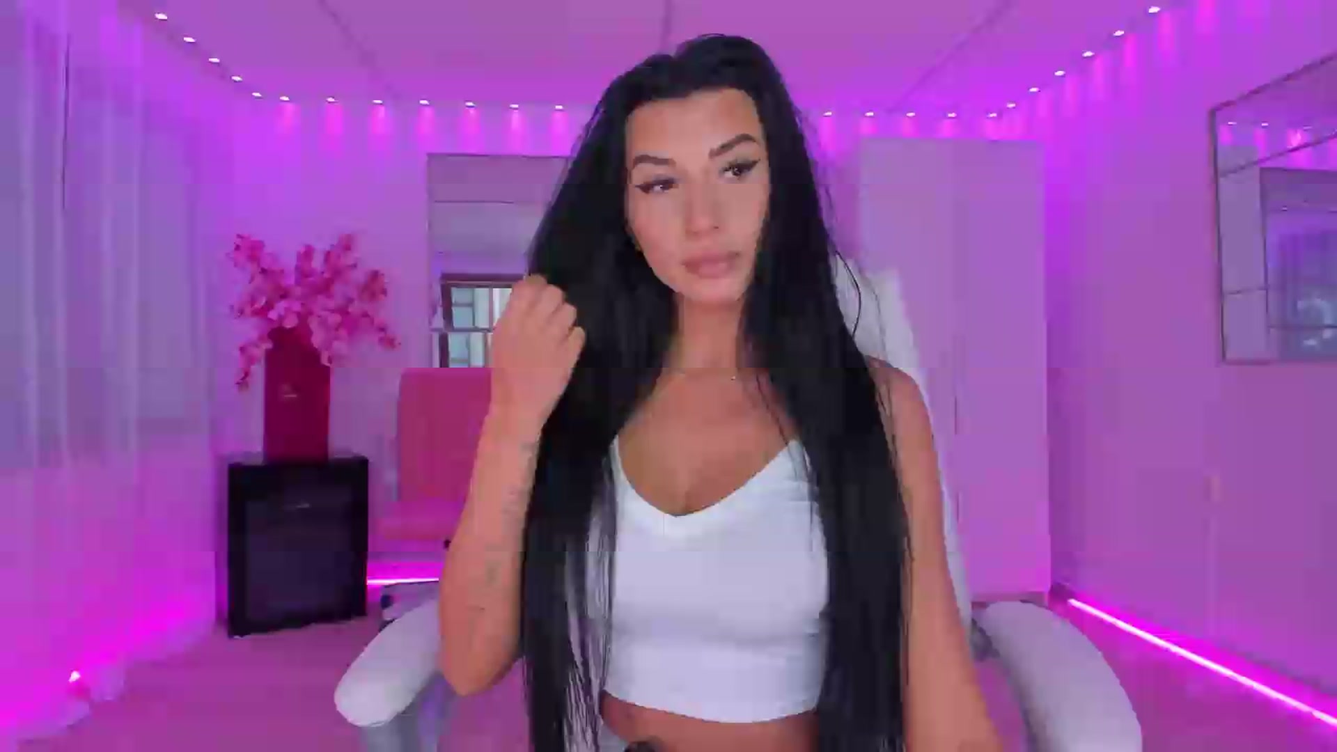 Gallery image thumbnail from Miss_diamond_'s myfreecams stream on, 05/22/2026, 10:14 image 1 of 20