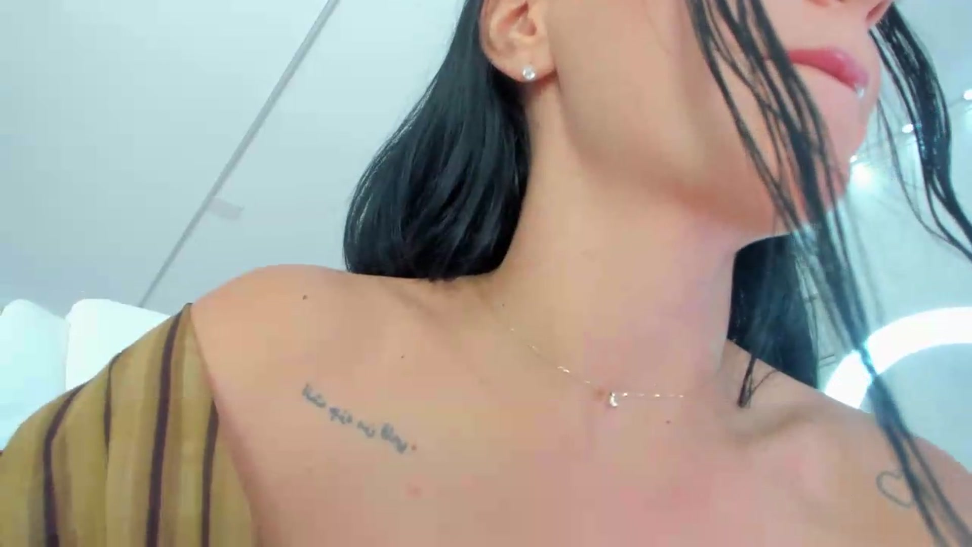 Gallery image thumbnail from Miss_diamond_'s myfreecams stream on, 06/10/2026, 11:05 image 12 of 20