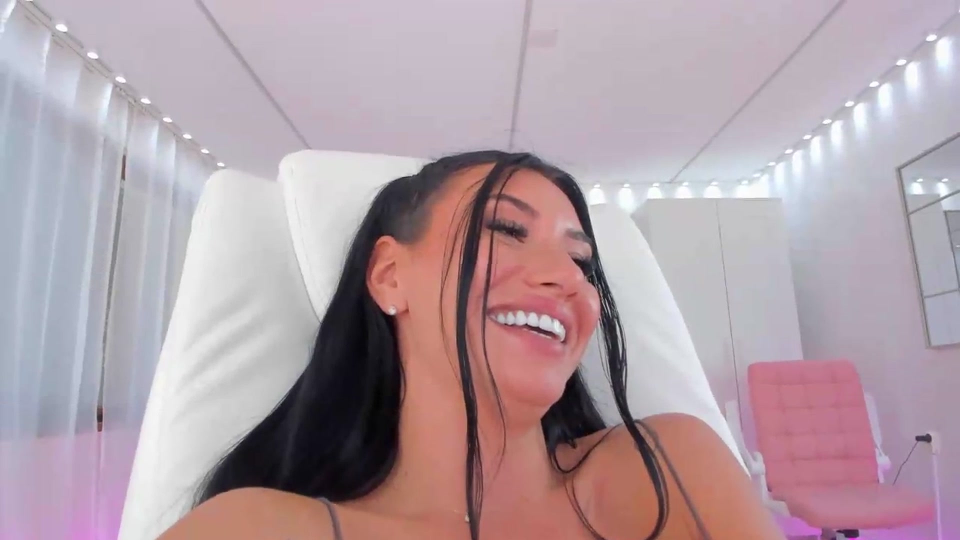 Gallery image thumbnail from Miss_diamond_'s myfreecams stream on, 06/10/2026, 13:47 image 18 of 20