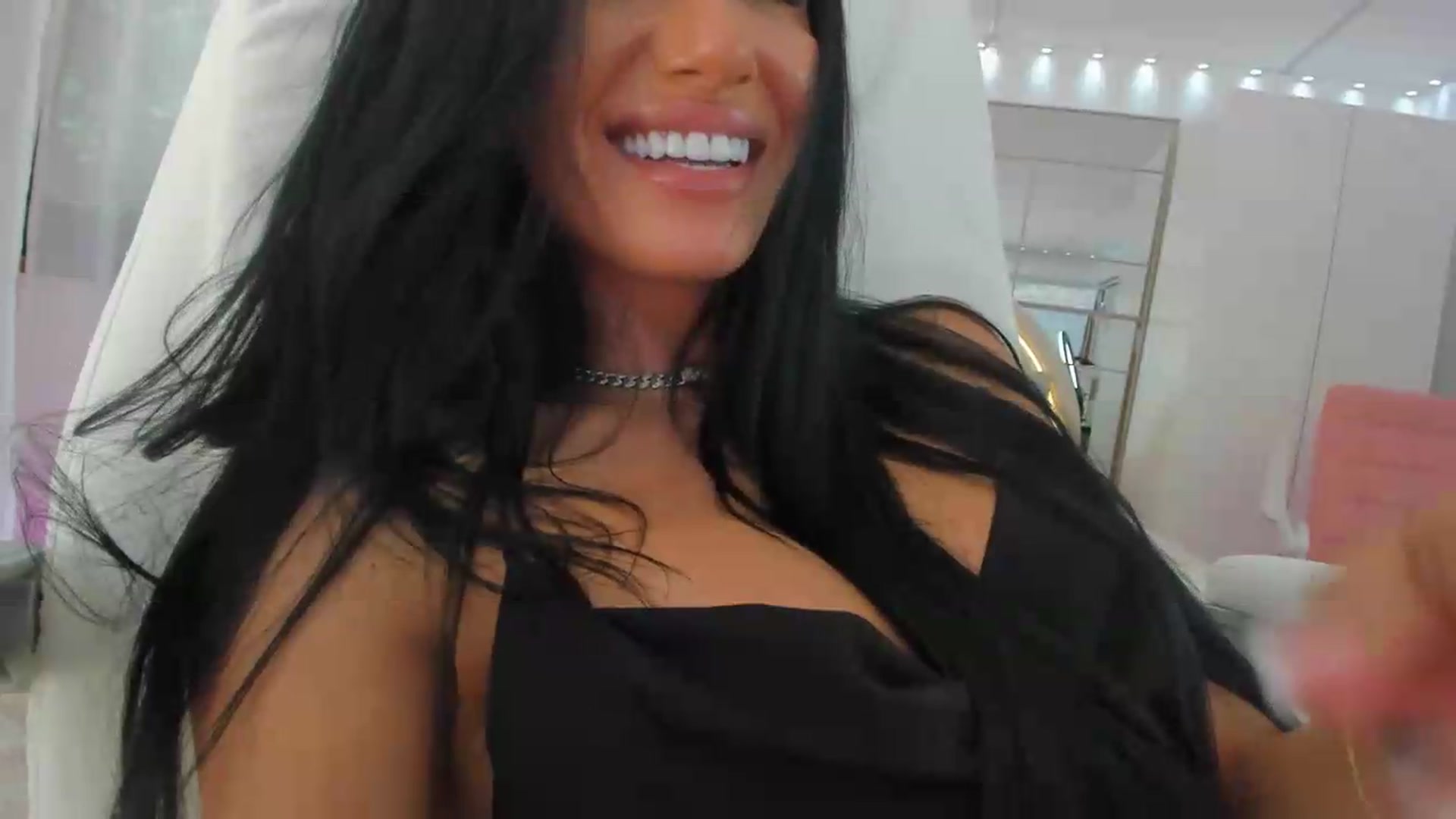 Gallery image thumbnail from Miss_diamond_'s myfreecams stream on, 06/11/2026, 11:01 image 10 of 20