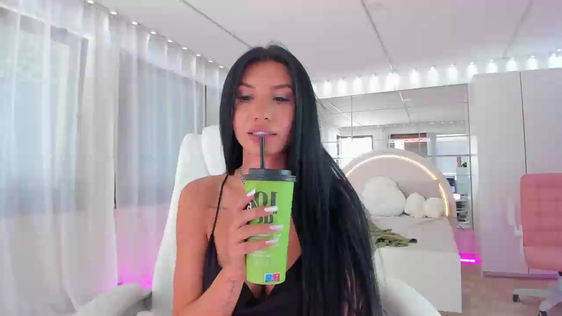 Gallery image thumbnail from Miss_diamond_'s myfreecams stream on, 06/11/2026, 13:16 image 17 of 20