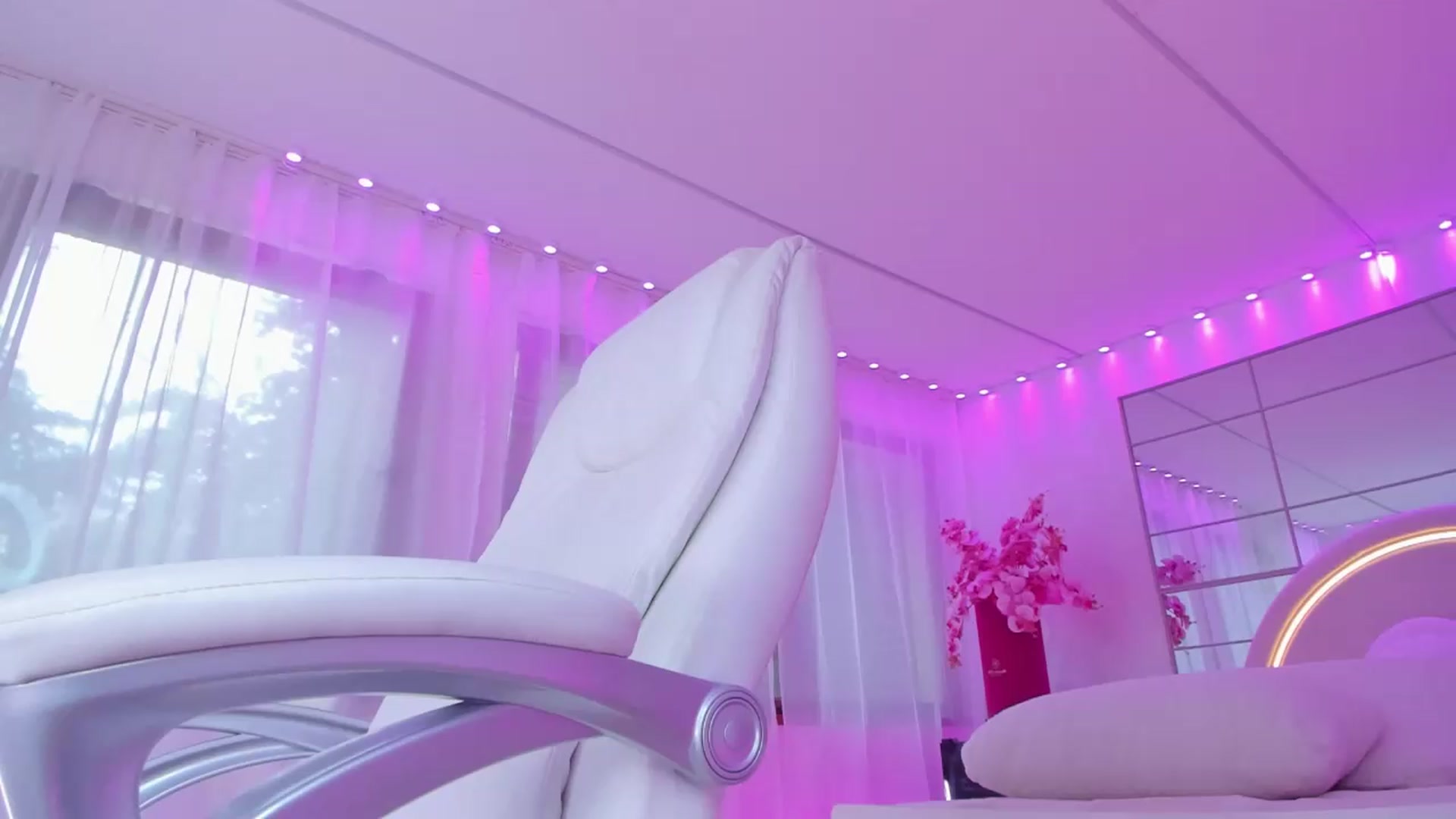 Gallery image thumbnail from Miss_diamond_'s myfreecams stream on, 06/12/2026, 09:22 image 12 of 20