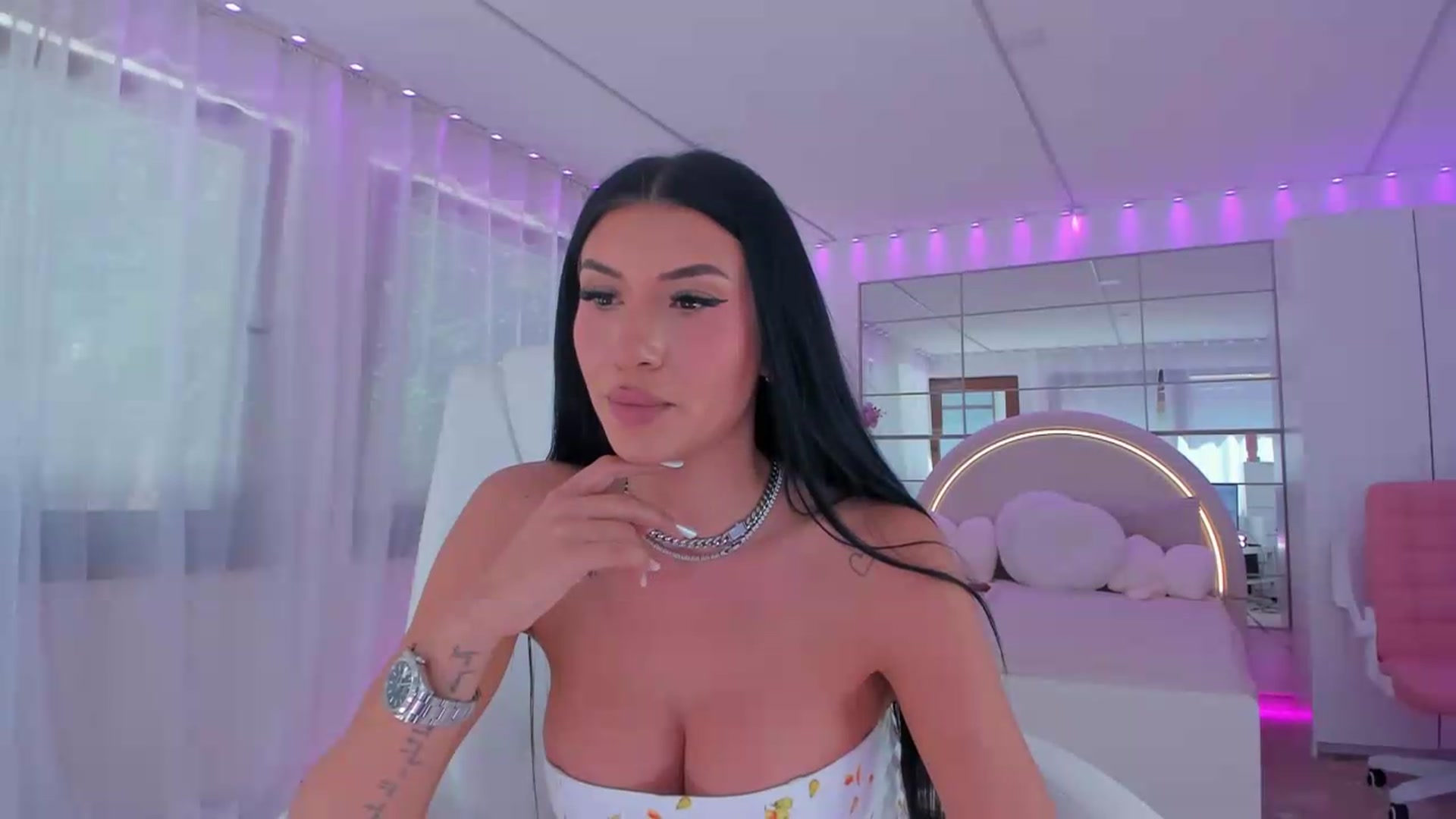 Gallery image thumbnail from Miss_diamond_'s myfreecams stream on, 06/14/2026, 08:17 image 8 of 20