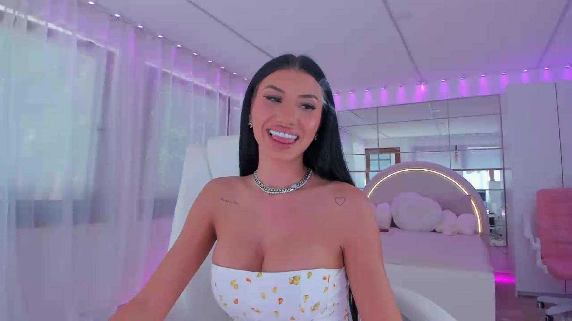 Gallery image thumbnail from Miss_diamond_'s myfreecams stream on, 06/14/2026, 08:17 image 6 of 20
