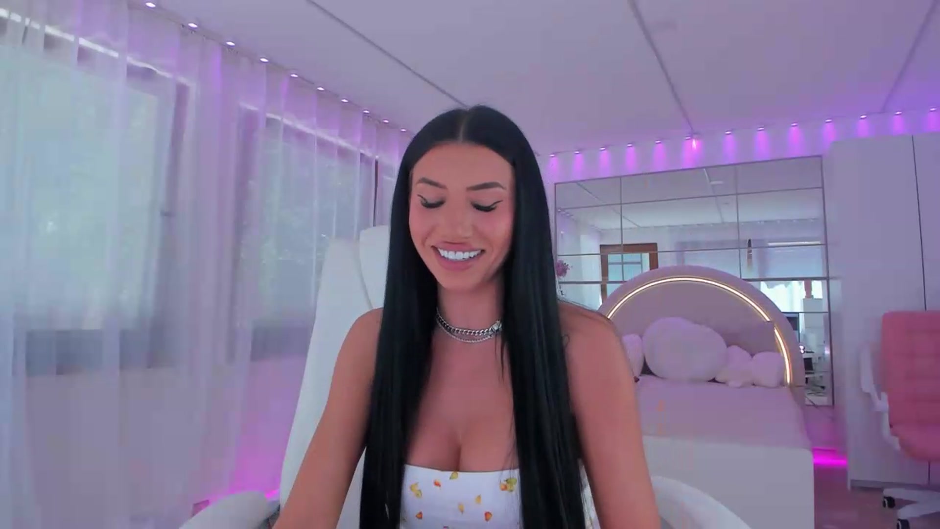 Gallery image thumbnail from Miss_diamond_'s myfreecams stream on, 06/14/2026, 08:17 image 7 of 20