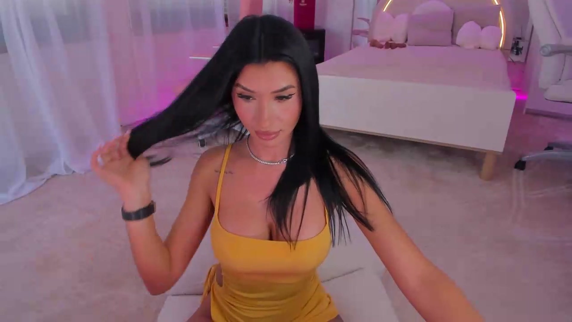 Gallery image thumbnail from Miss_diamond_'s myfreecams stream on, 06/20/2026, 11:42 image 17 of 20