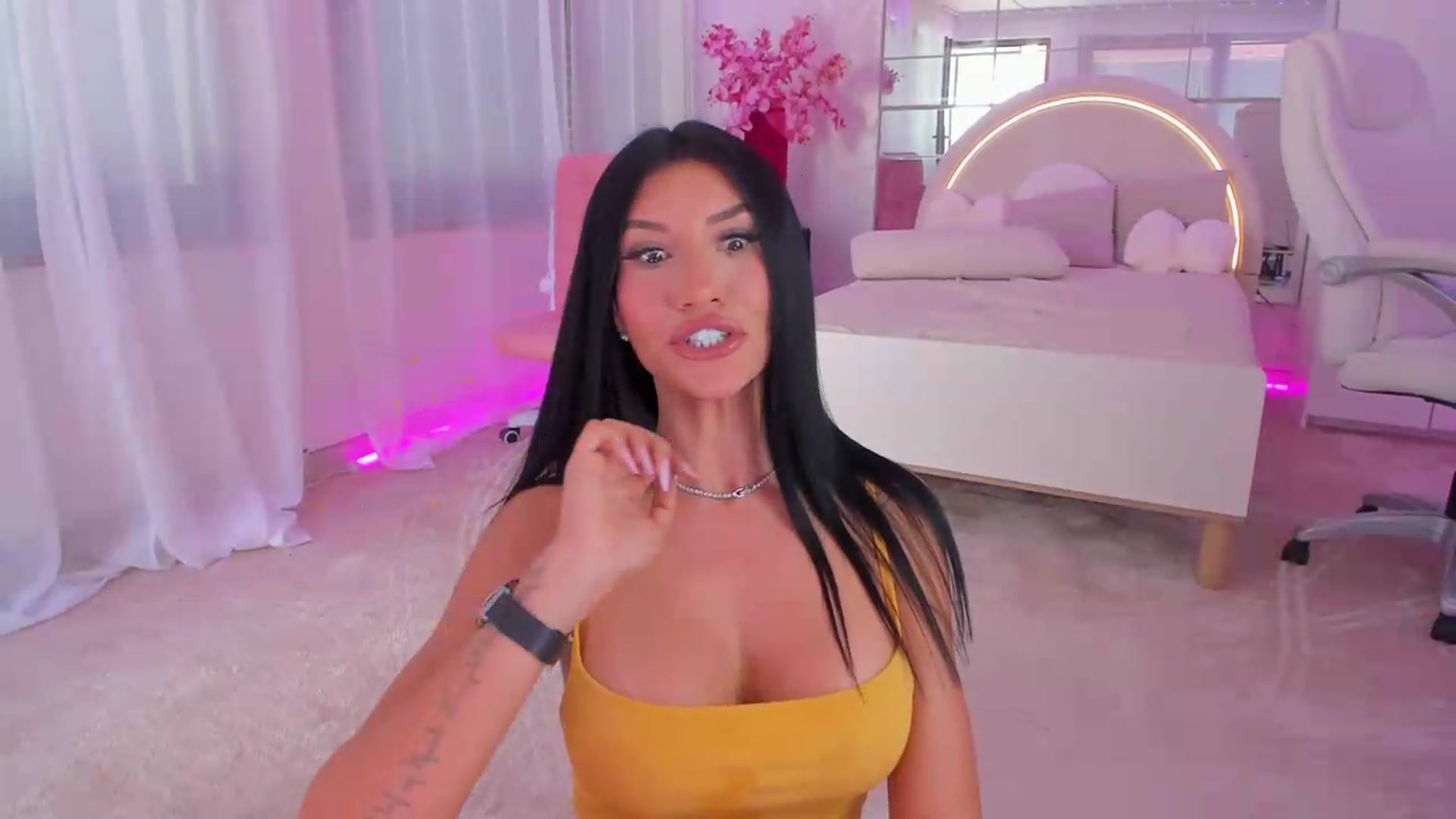 Gallery image thumbnail from Miss_diamond_'s myfreecams stream on, 06/20/2026, 12:44 image 11 of 20