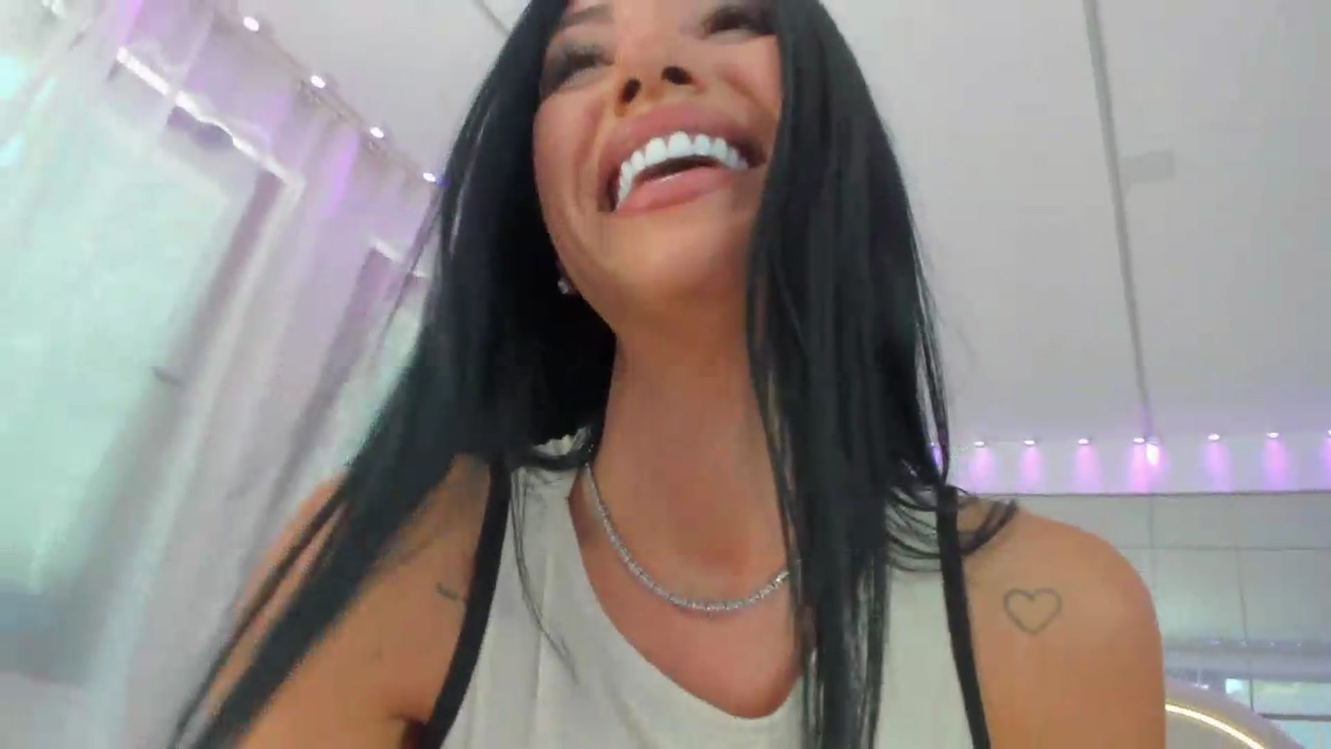Gallery image thumbnail from Miss_diamond_'s myfreecams stream on, 06/21/2026, 09:33 image 15 of 20