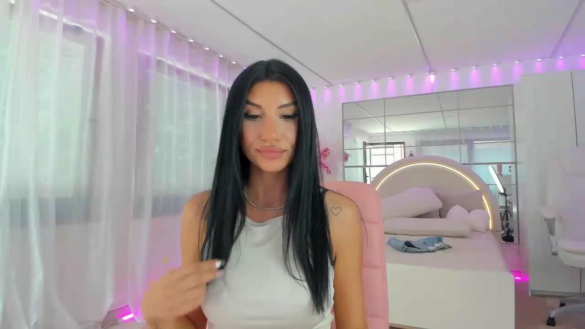 Gallery image thumbnail from Miss_diamond_'s myfreecams stream on, 06/21/2026, 09:33 image 12 of 20