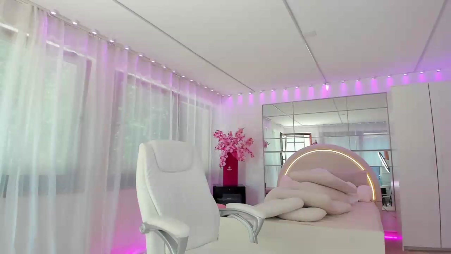 Gallery image thumbnail from Miss_diamond_'s myfreecams stream on, 06/26/2026, 09:24 image 12 of 20