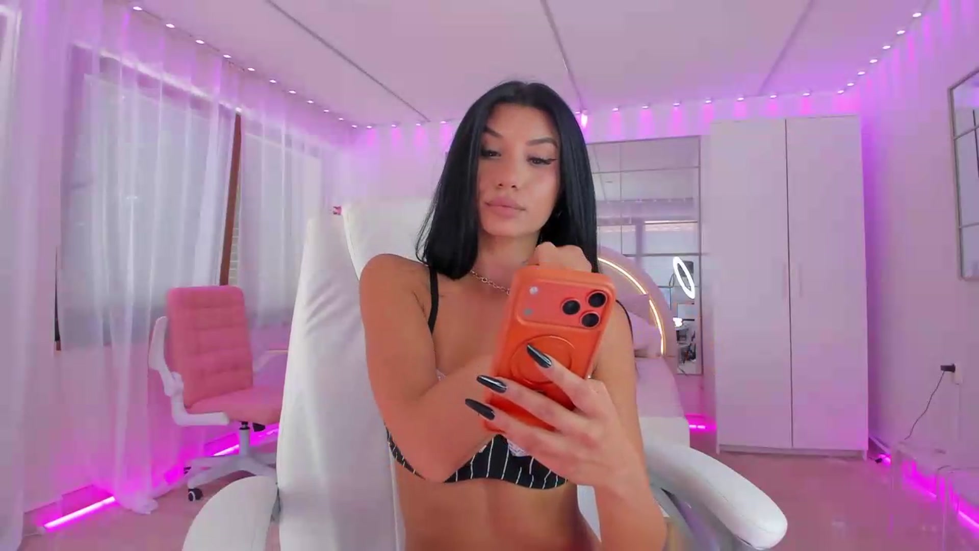 Gallery image thumbnail from Miss_diamond_'s myfreecams stream on, 07/10/2026, 12:47 image 2 of 20