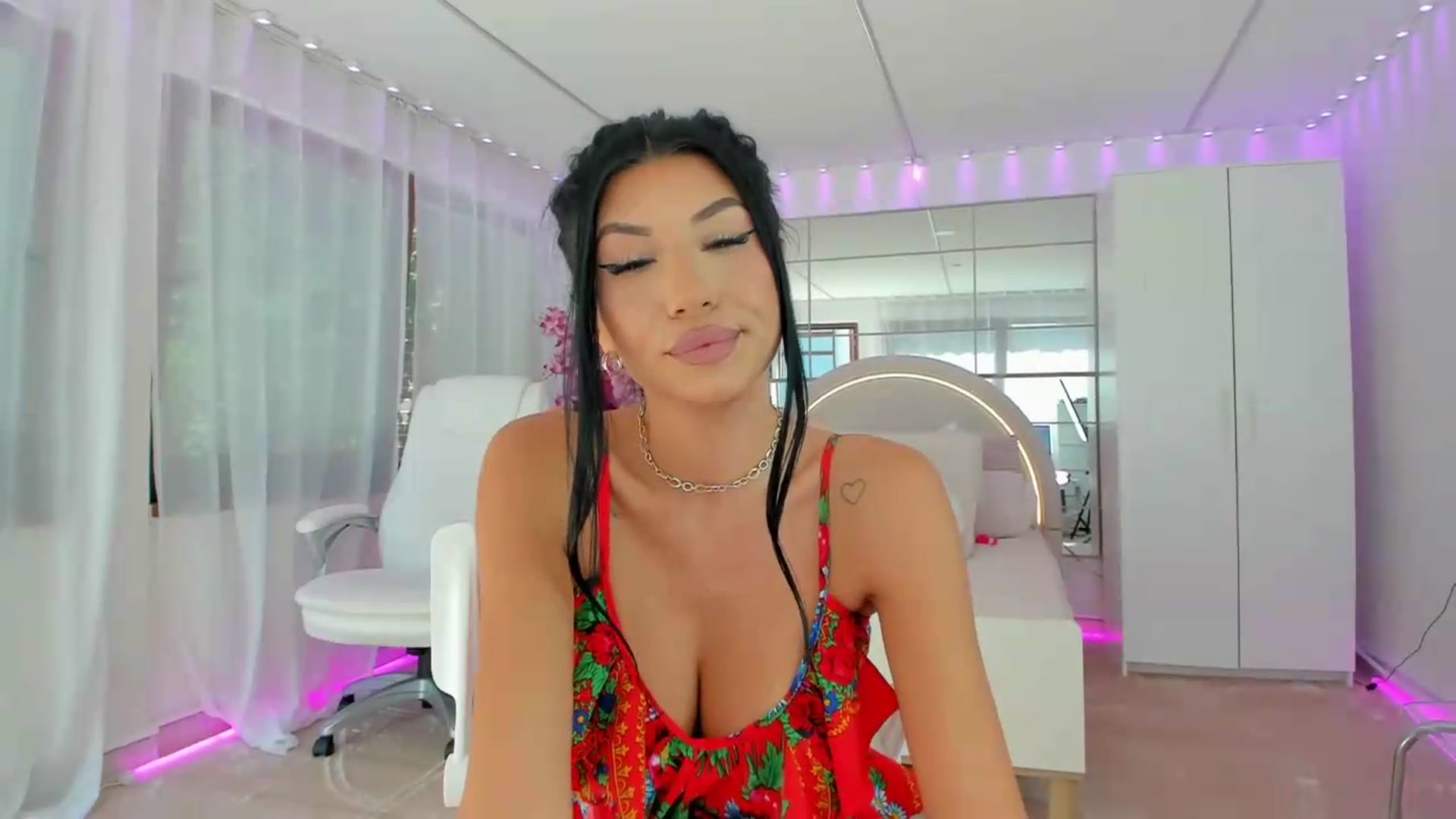 Gallery image thumbnail from Miss_diamond_'s myfreecams stream on, 07/11/2026, 07:04 image 11 of 20