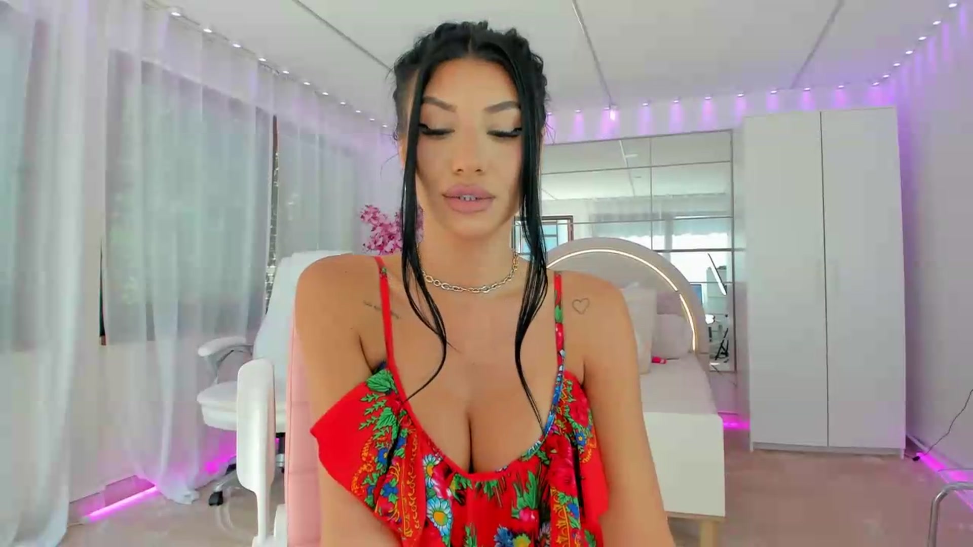Gallery image thumbnail from Miss_diamond_'s myfreecams stream on, 07/11/2026, 07:04 image 9 of 20