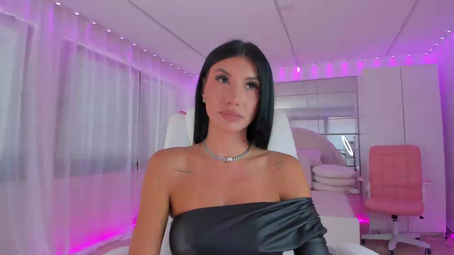 Gallery image thumbnail from Miss_diamond_'s myfreecams stream on, 07/16/2026, 09:23 image 19 of 20