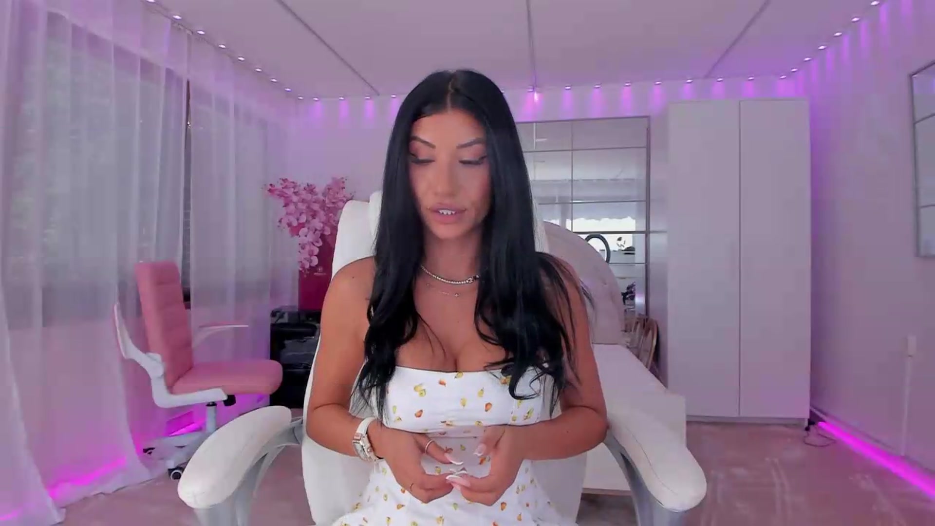 Gallery image thumbnail from Miss_diamond_'s myfreecams stream on, 07/31/2026, 09:20 image 2 of 20