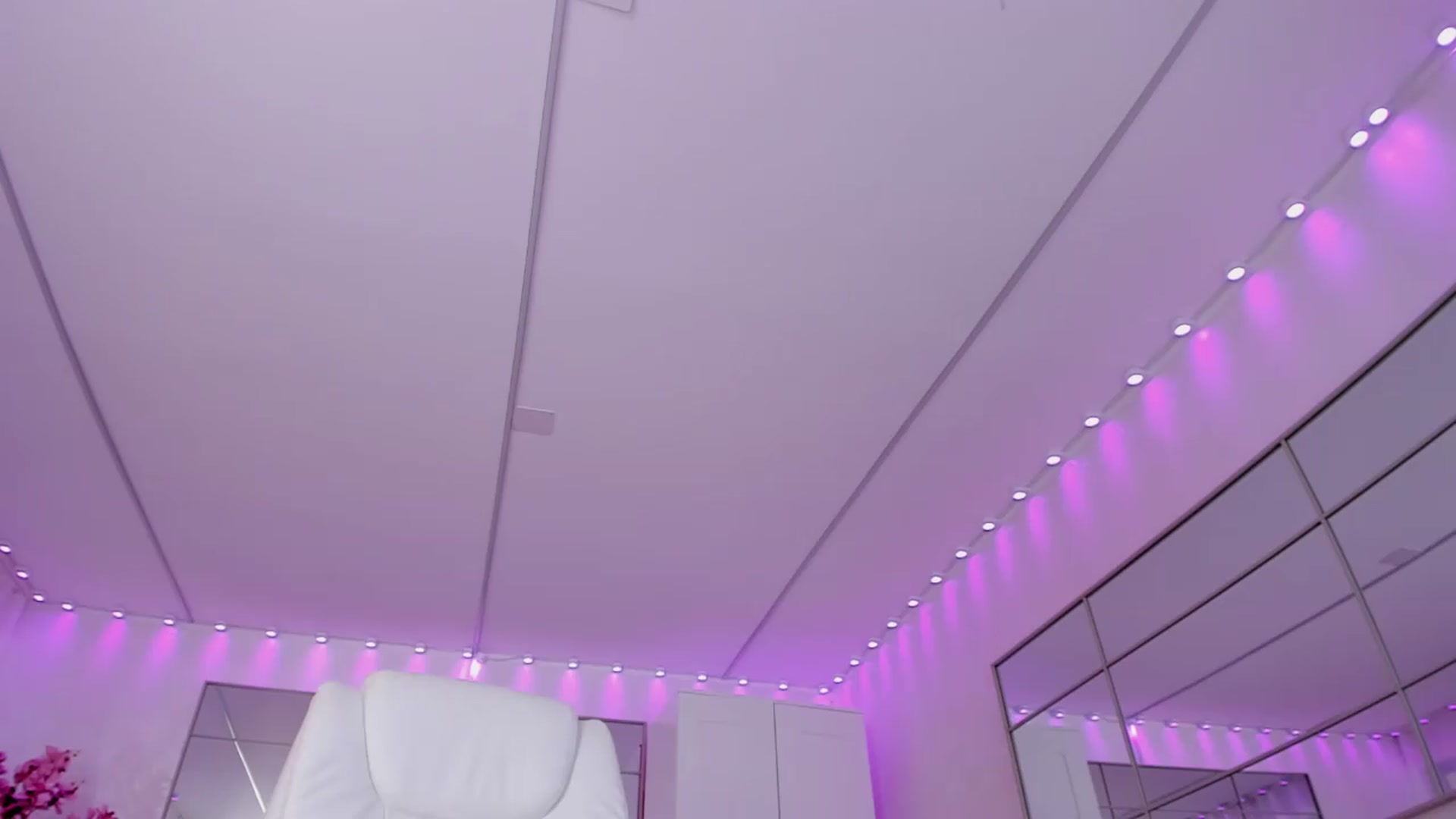 Gallery image thumbnail from Miss_diamond_'s myfreecams stream on, 08/15/2026, 12:25 image 7 of 20