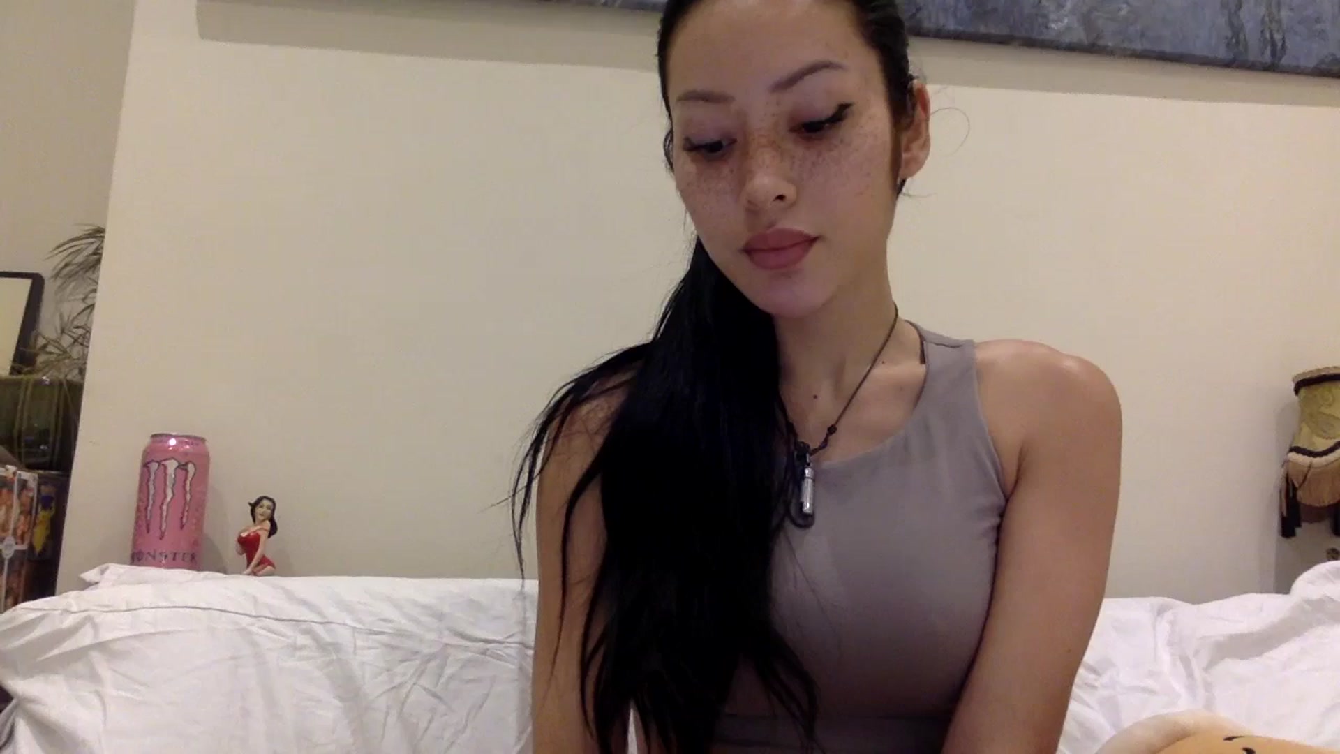 Gallery image thumbnail from Miss_emiko's myfreecams stream on, 11/26/2024, 19:38 image 16 of 20