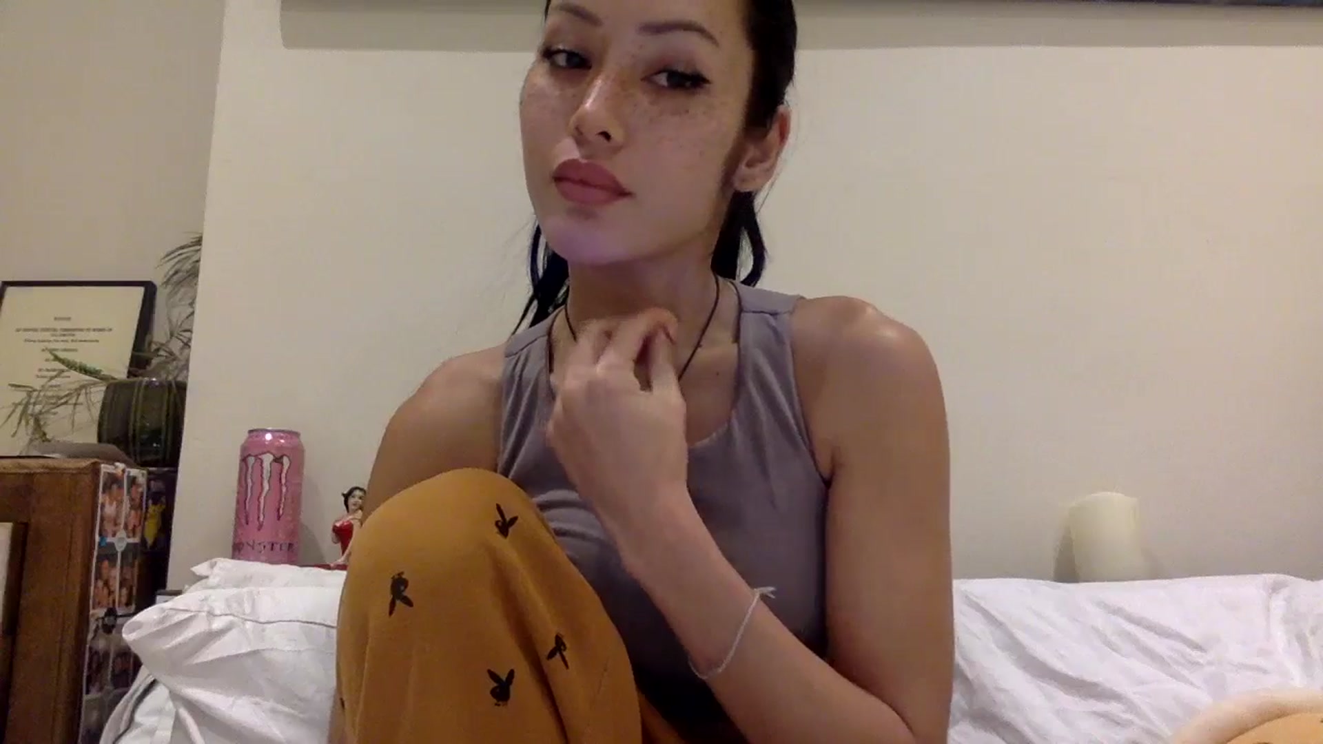 Gallery image thumbnail from Miss_emiko's myfreecams stream on, 11/26/2024, 19:38 image 20 of 20