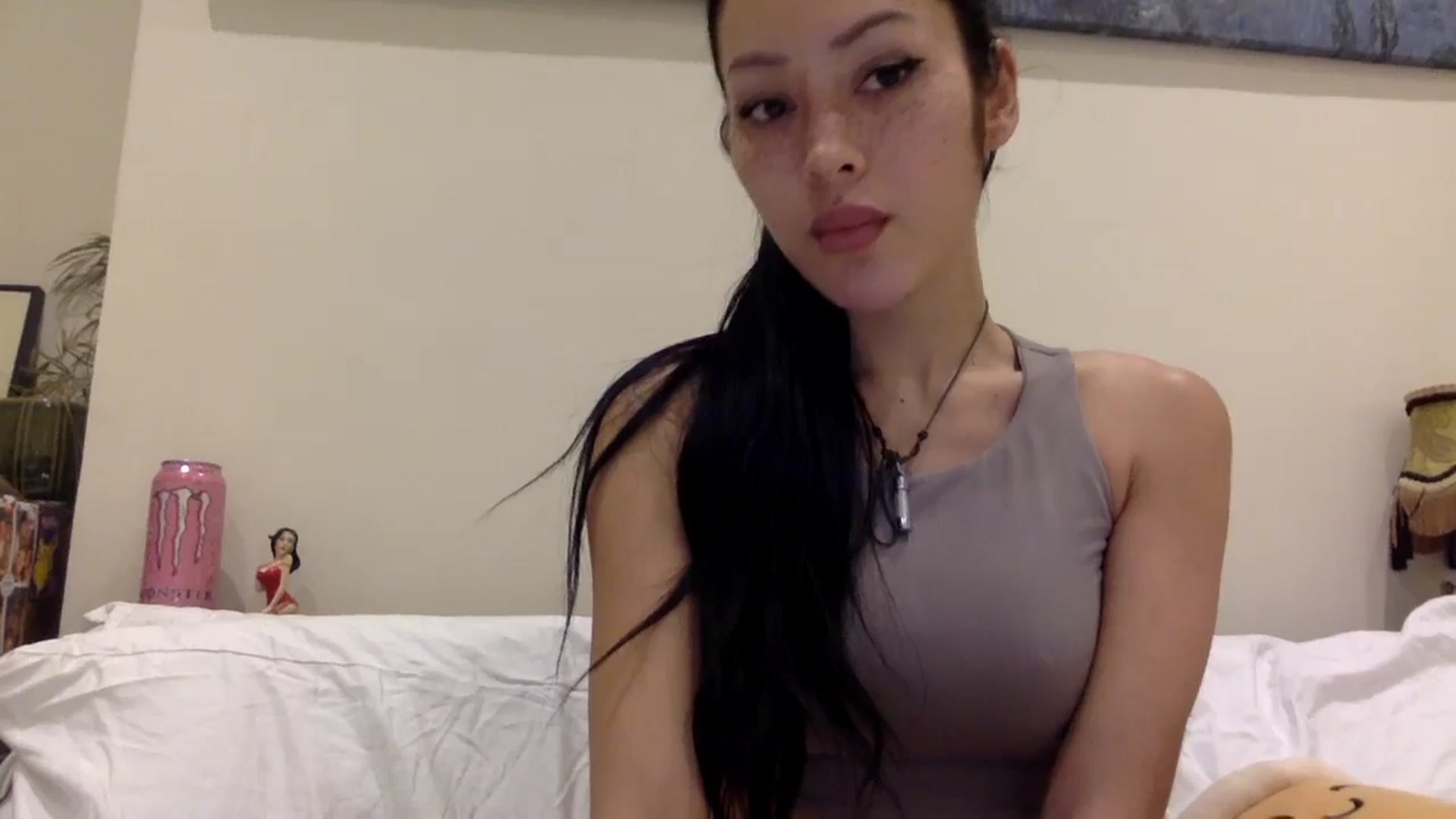 Gallery image thumbnail from Miss_emiko's myfreecams stream on, 11/26/2024, 19:38 image 17 of 20