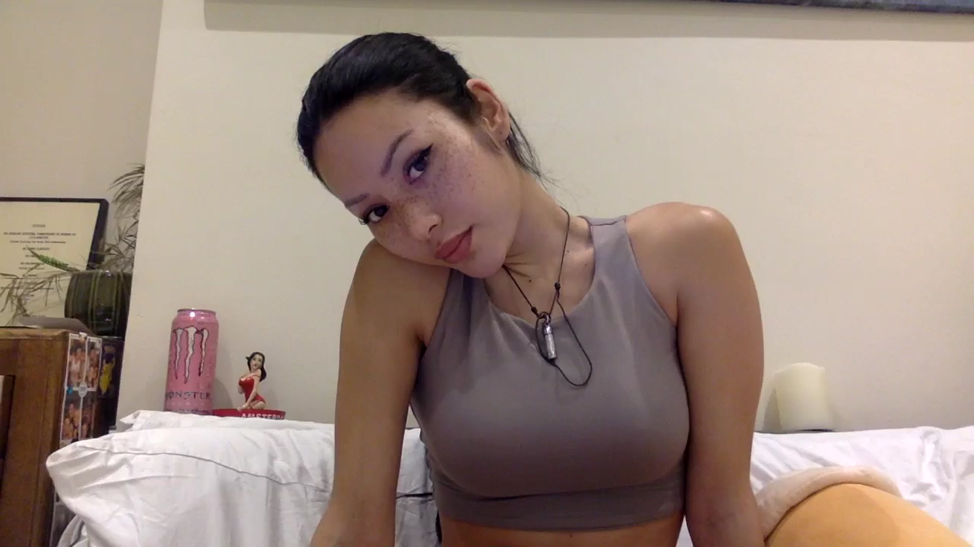 Gallery image thumbnail from Miss_emiko's myfreecams stream on, 11/26/2024, 20:04 image 17 of 20
