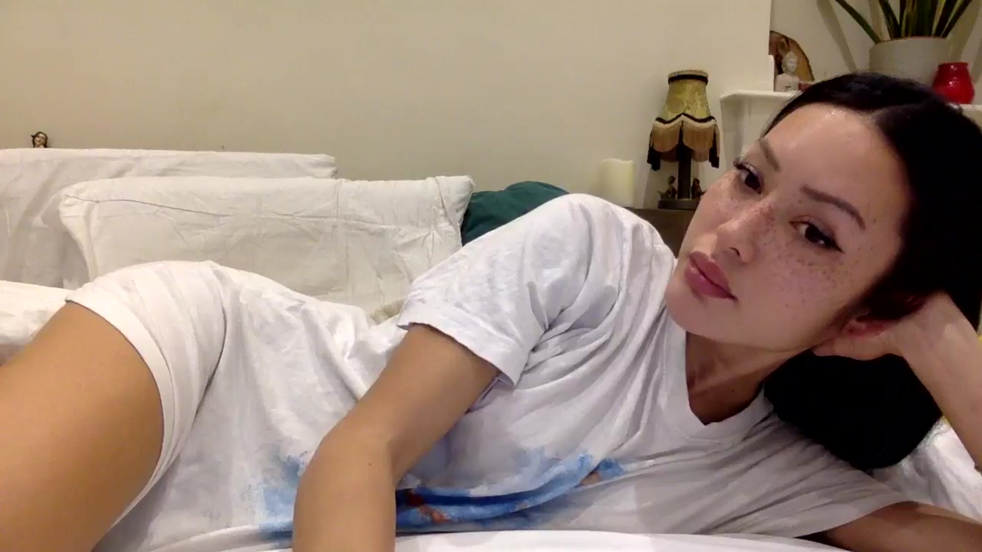 Gallery image thumbnail from Miss_emiko's myfreecams stream on, 11/28/2024, 02:01 image 4 of 20