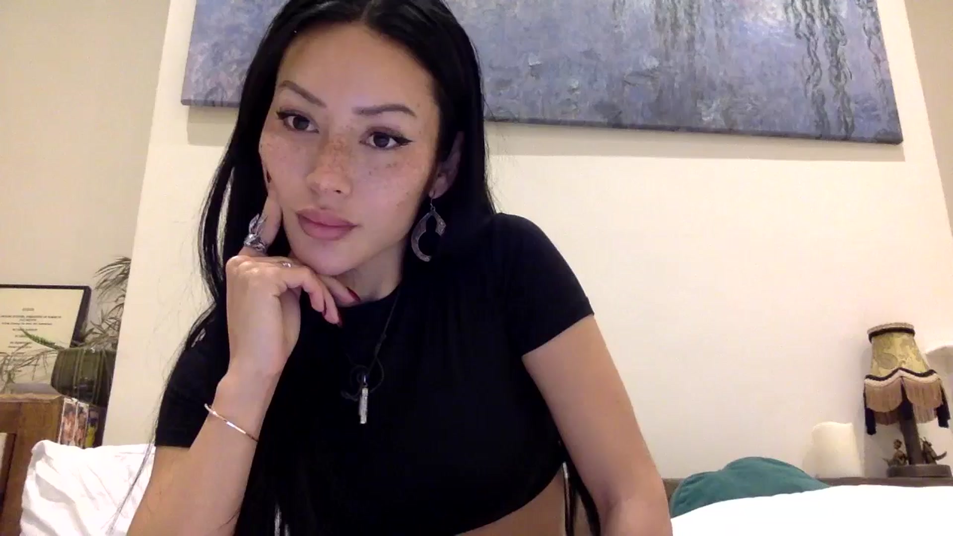 Gallery image thumbnail from Miss_emiko's myfreecams stream on, 11/28/2024, 19:02 image 7 of 20