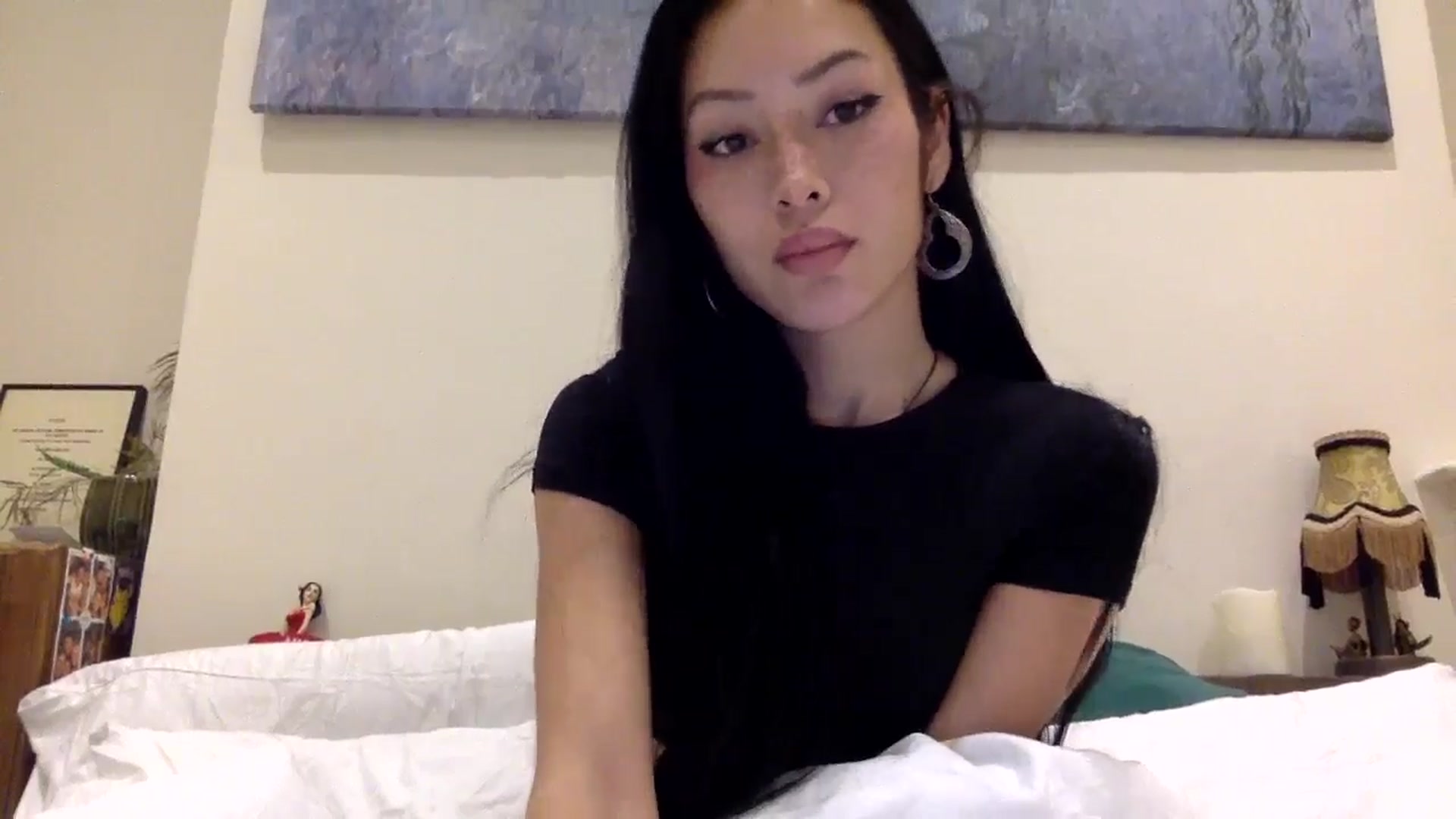 Gallery image thumbnail from Miss_emiko's myfreecams stream on, 11/28/2024, 20:20 image 15 of 20