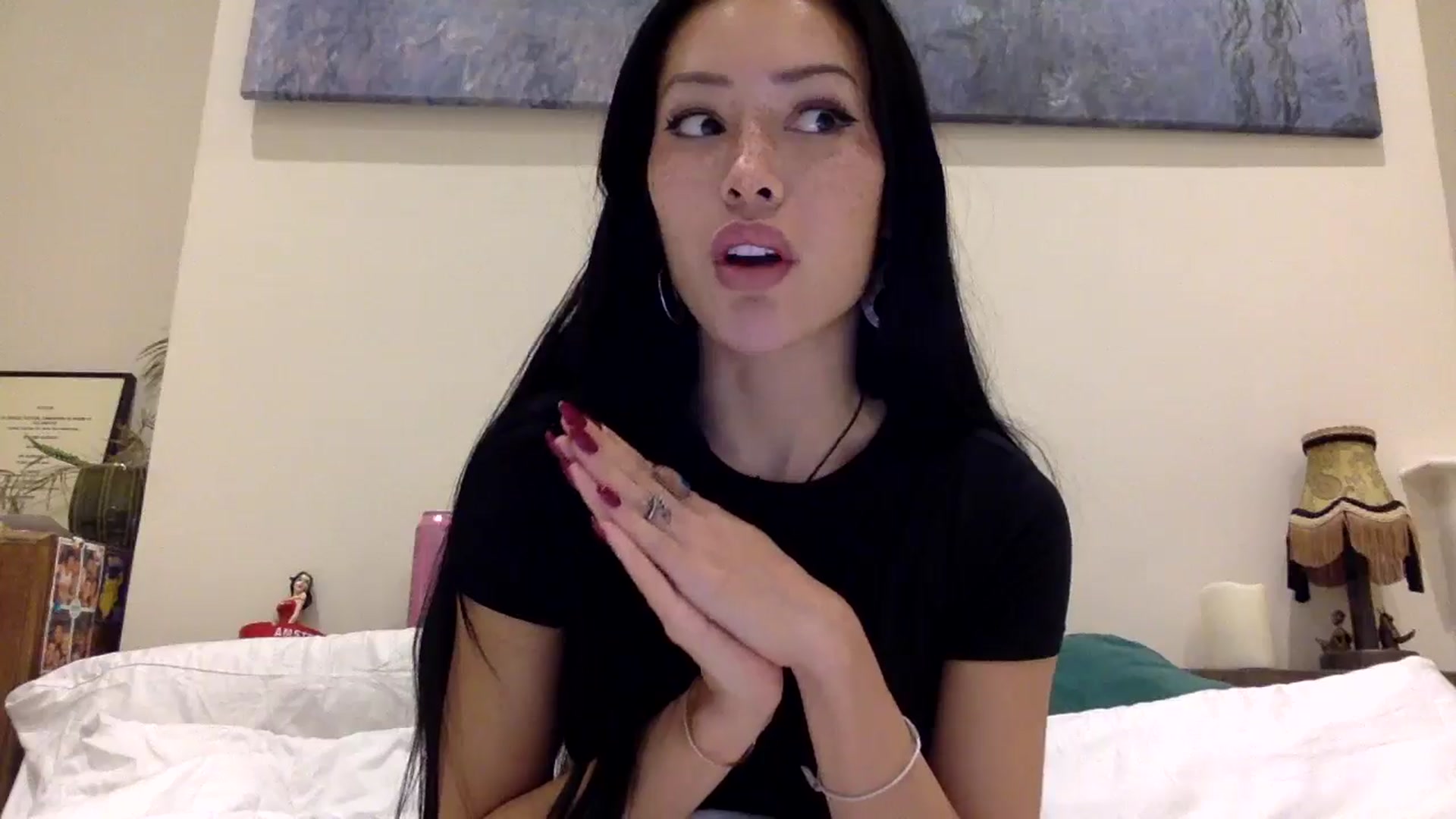 Gallery image thumbnail from Miss_emiko's myfreecams stream on, 11/28/2024, 20:20 image 3 of 20