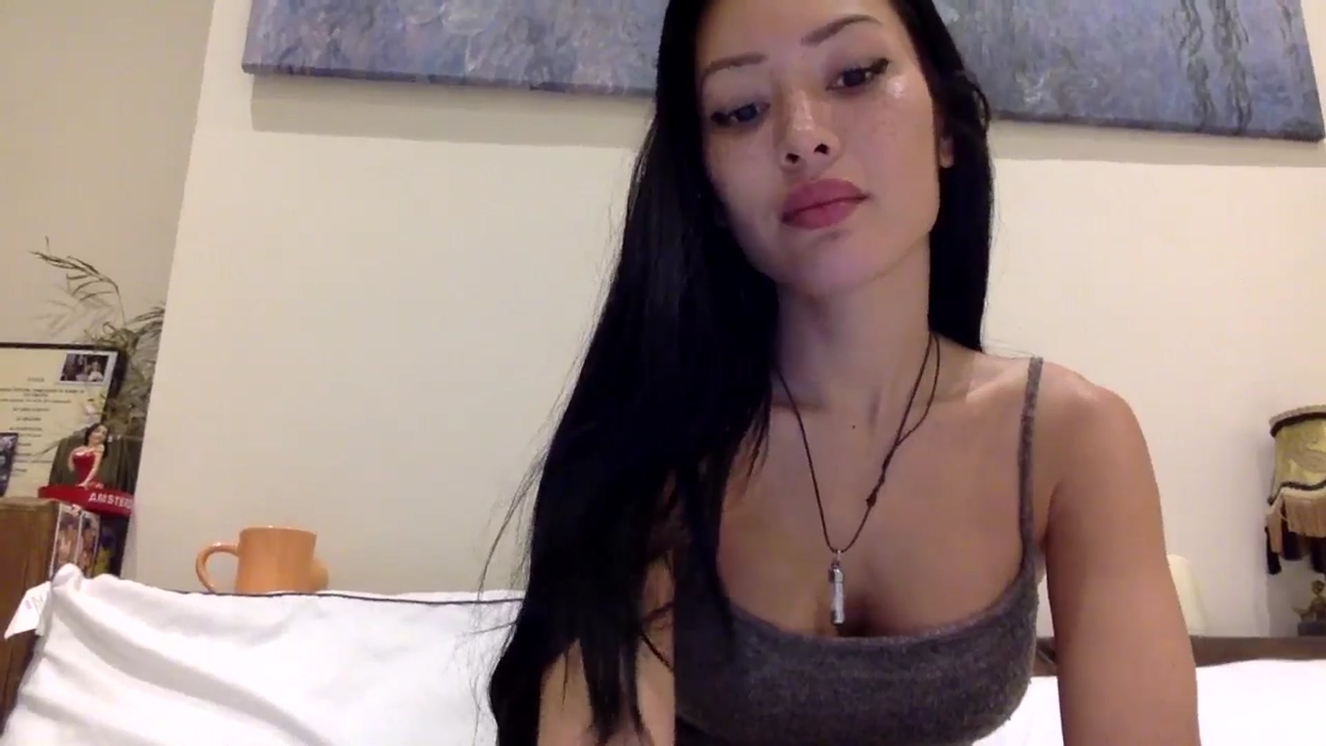 Gallery image thumbnail from Miss_emiko's myfreecams stream on, 12/12/2024, 19:46 image 19 of 20