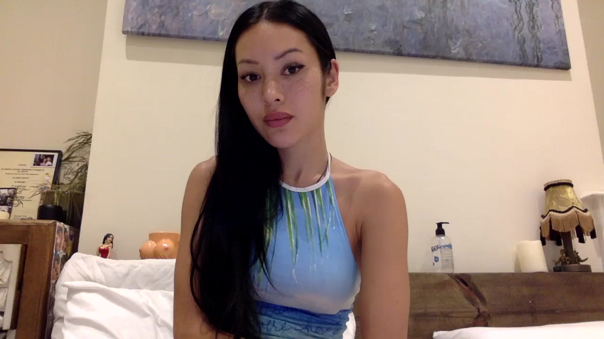 Gallery image thumbnail from Miss_emiko's myfreecams stream on, 12/13/2024, 03:44 image 12 of 20