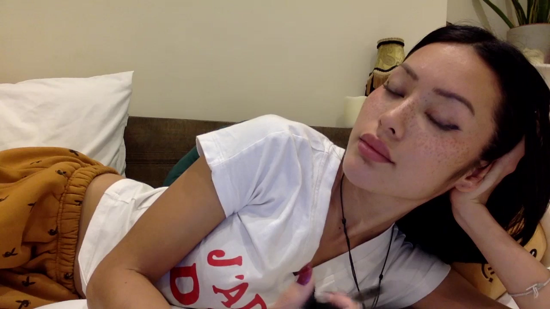 Gallery image thumbnail from Miss_emiko's myfreecams stream on, 12/13/2024, 18:16 image 9 of 20