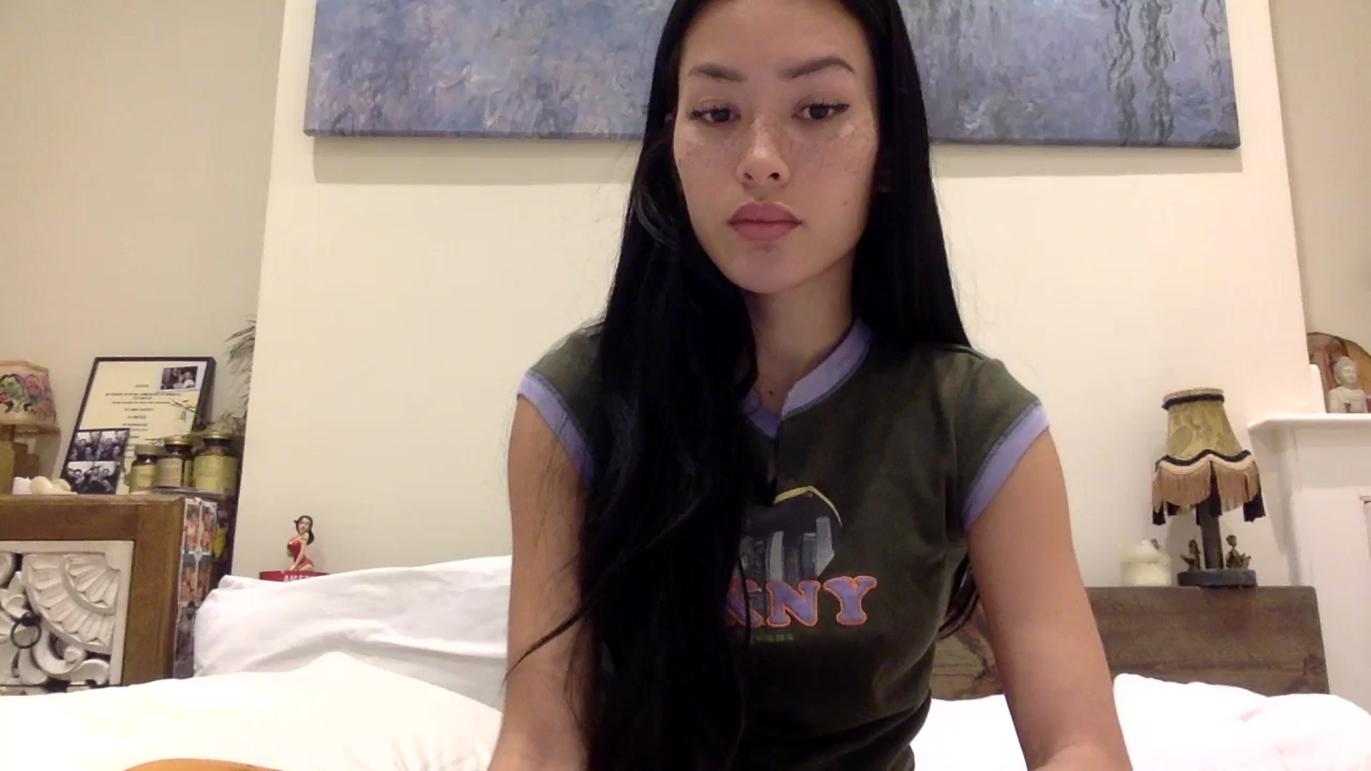 Gallery image thumbnail from Miss_emiko's myfreecams stream on, 01/09/2025, 22:00 image 18 of 20