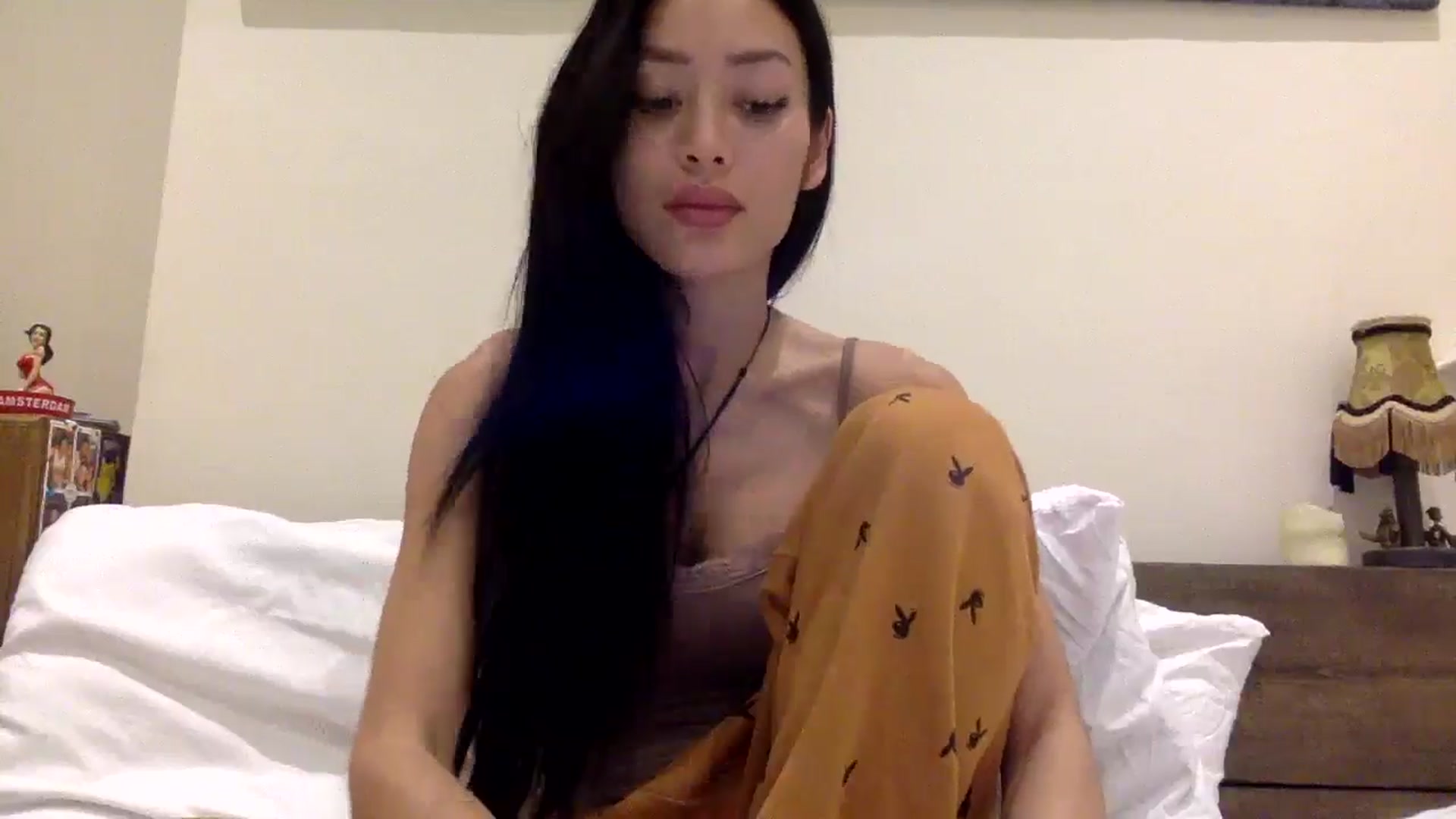 Gallery image thumbnail from Miss_emiko's myfreecams stream on, 01/12/2025, 03:10 image 12 of 20