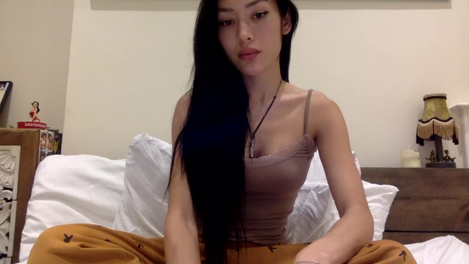 Gallery image thumbnail from Miss_emiko's myfreecams stream on, 01/12/2025, 03:10 image 18 of 20