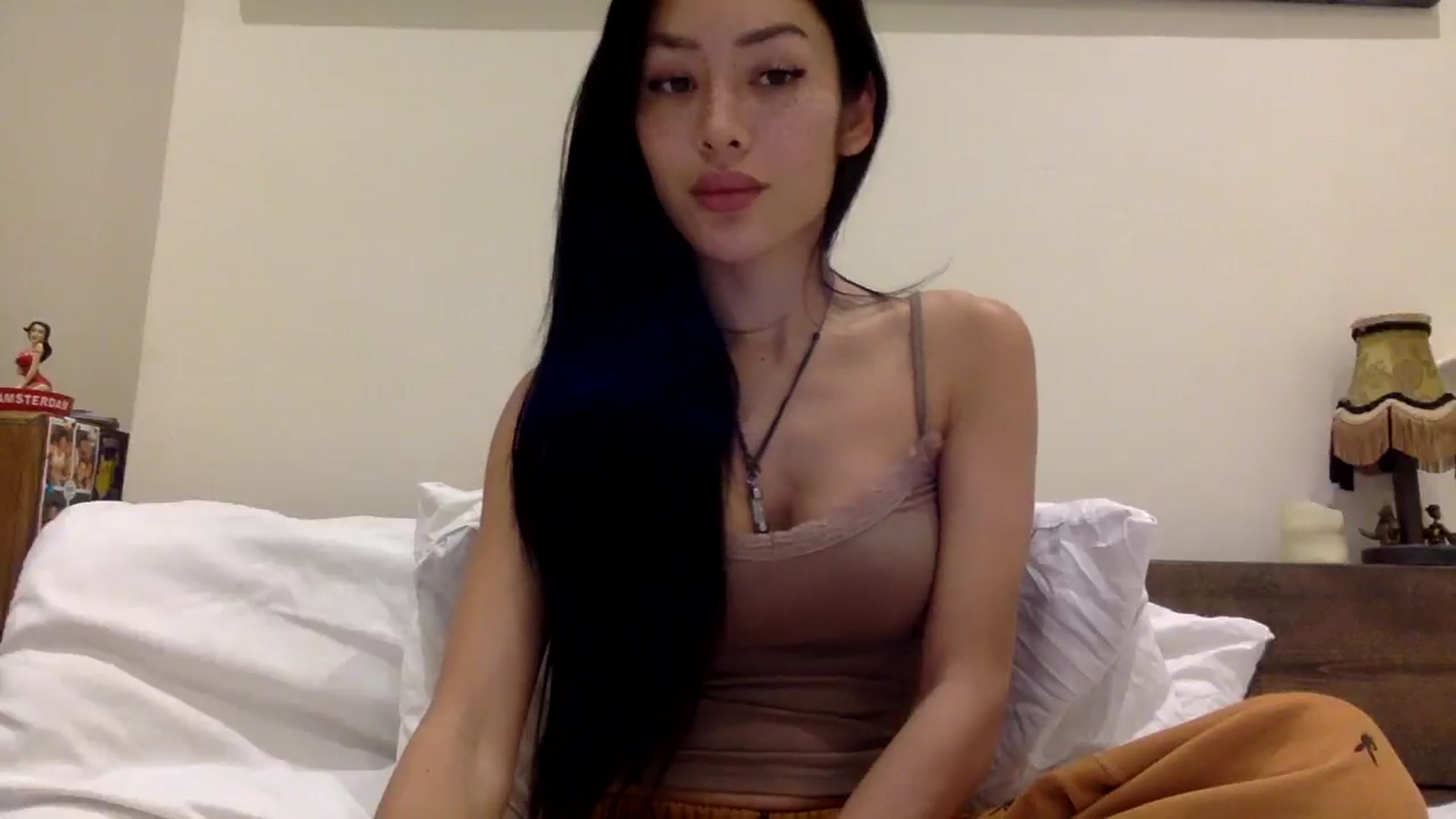 Gallery image thumbnail from Miss_emiko's myfreecams stream on, 01/12/2025, 03:10 image 15 of 20