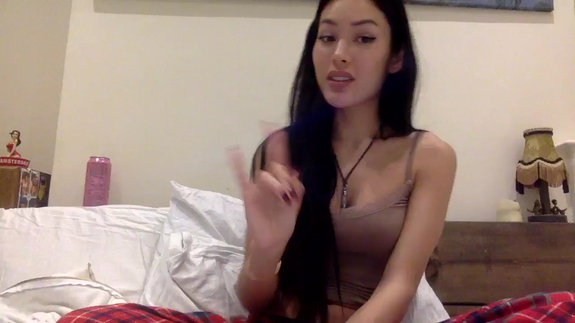 Gallery image thumbnail from Miss_emiko's myfreecams stream on, 01/14/2025, 01:49 image 10 of 20
