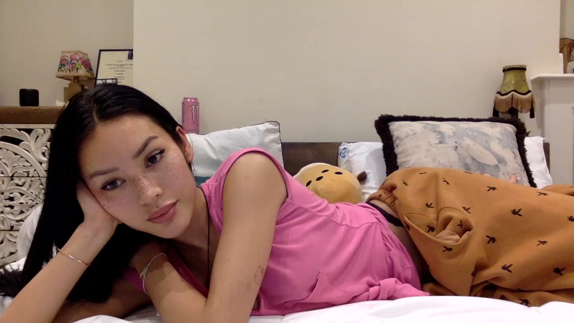 Gallery image thumbnail from Miss_emiko's myfreecams stream on, 01/24/2025, 02:27 image 8 of 20