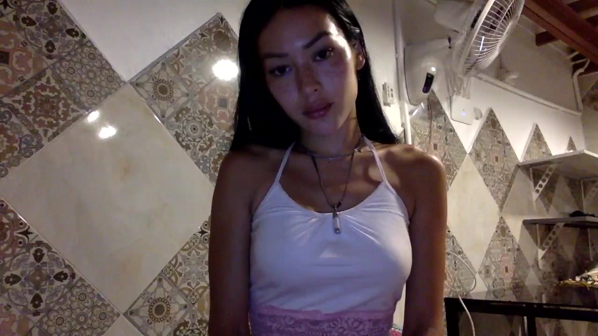 Gallery image thumbnail from Miss_emiko's myfreecams stream on, 03/21/2025, 13:31 image 10 of 20