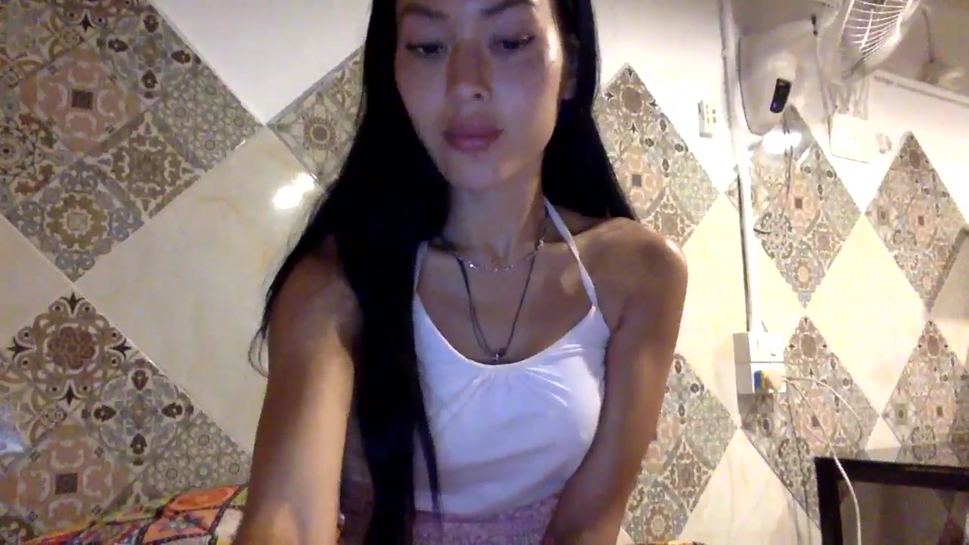 Gallery image thumbnail from Miss_emiko's myfreecams stream on, 03/21/2025, 14:27 image 2 of 20