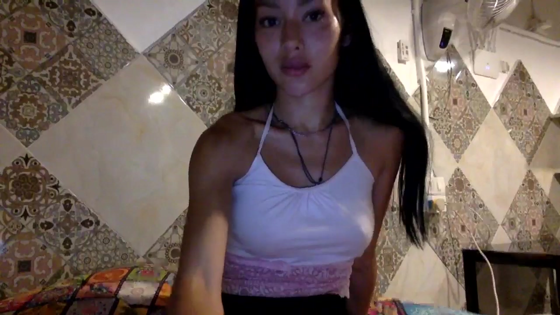 Gallery image thumbnail from Miss_emiko's myfreecams stream on, 03/21/2025, 14:27 image 17 of 20